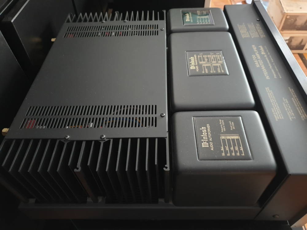 McIntosh-MA-6700-sztereo-integralt-erosito-4.jpg
