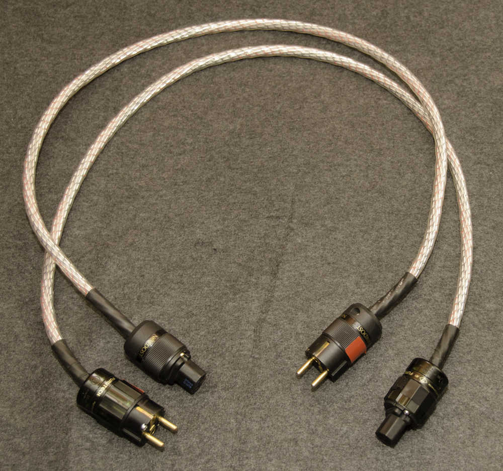 Nordost Valhalla (aka 1) power 1m__D7K4501.jpg