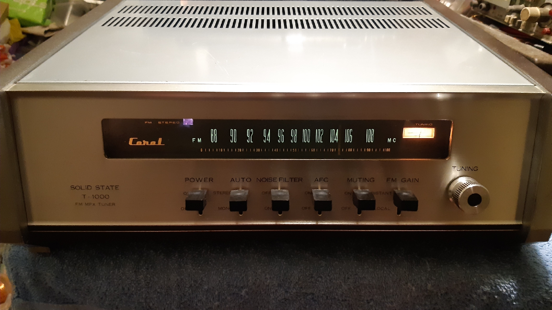 Coral_T1000_tuner_front.jpg