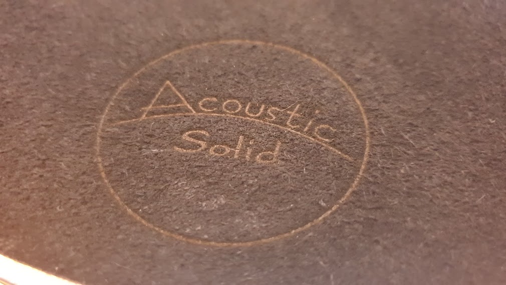 Acoustic-Solid-110-metal-analog-lemezjatszo-matt.jpg