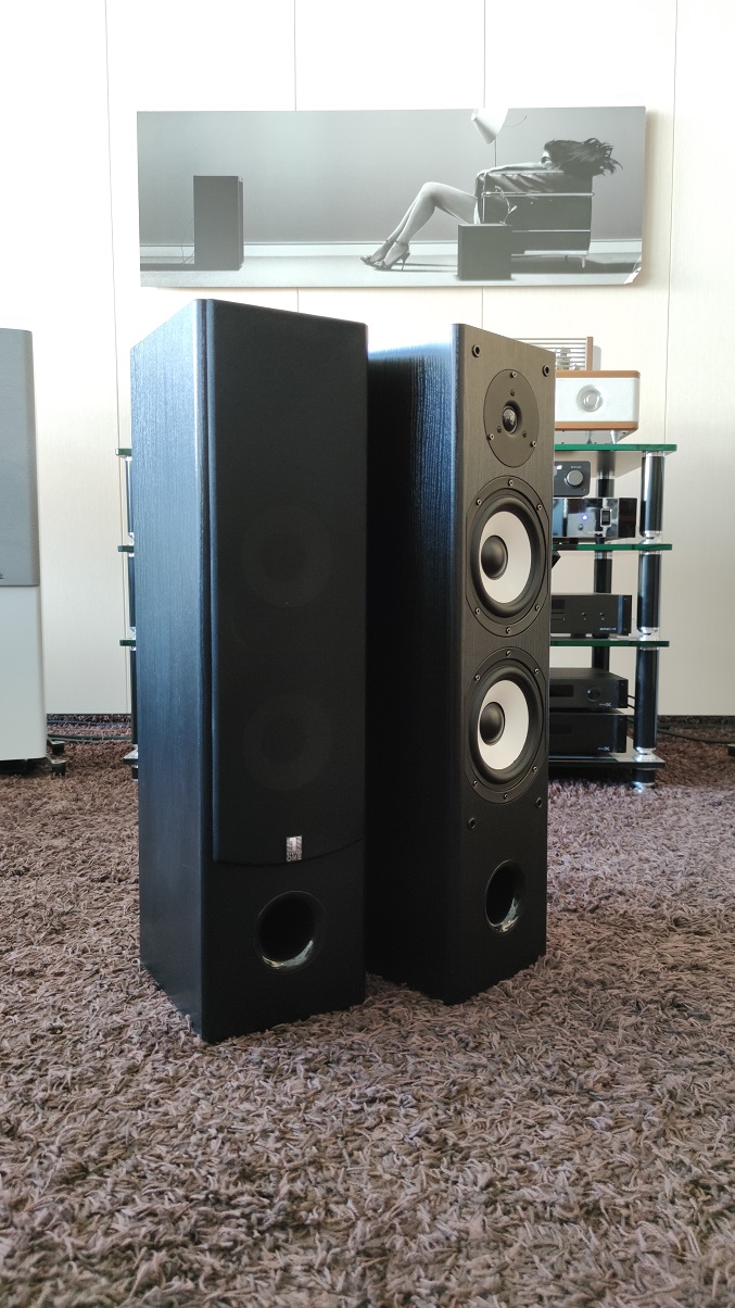 System One HCS26B álló hangfal pár.jpg
