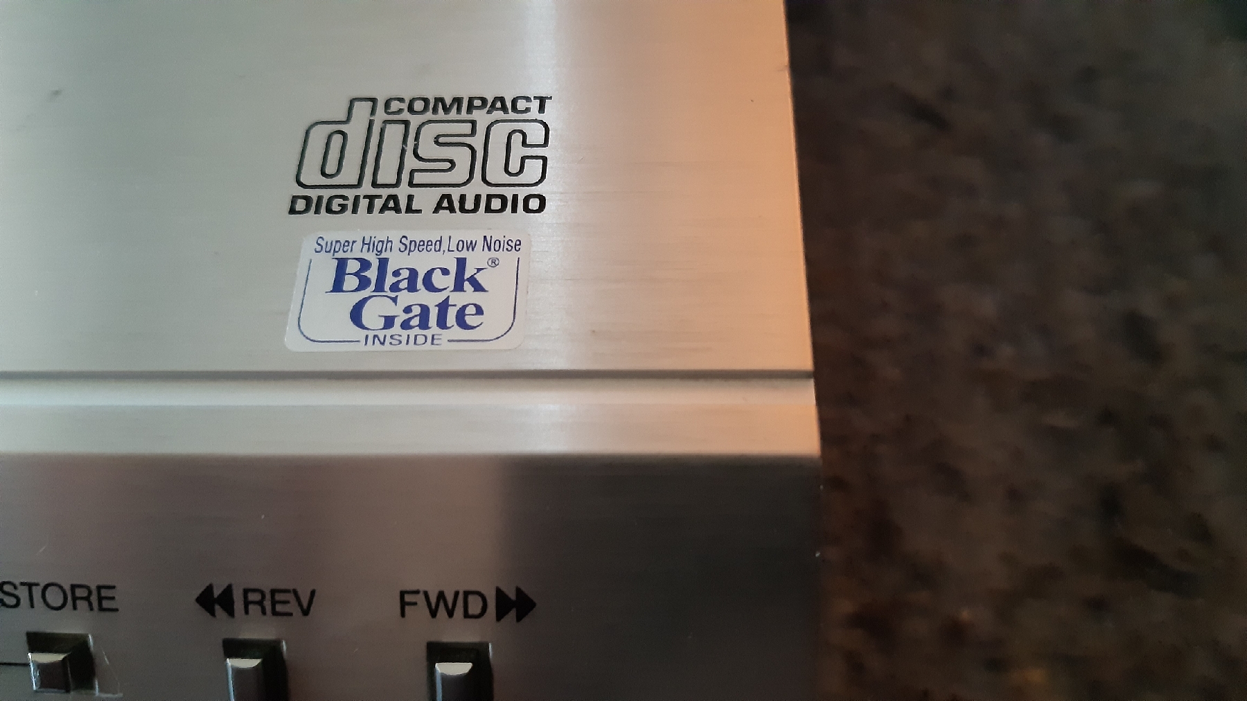 Philips_CD100_full_Black_Gate_recap.jpg