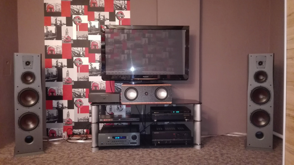 IMG_20190709_154411.jpg (1.17 MiB) Megtekintve 3064 alkalommal Itt még együtt volt a 5.1 és a sztereó rendszerem.