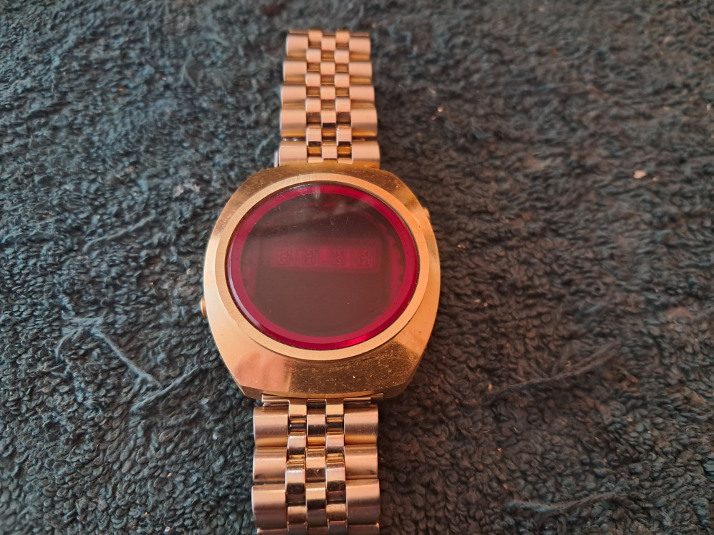 '70 Vintage LED watch.jpg