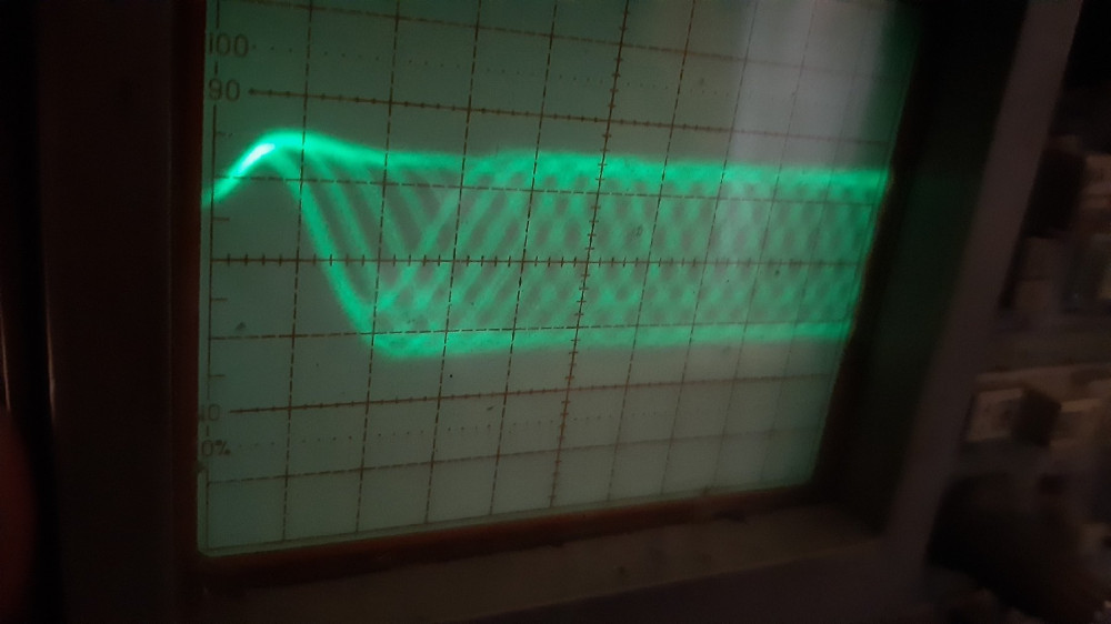 Philips_CD100_laser_pcb_output_signal.jpg