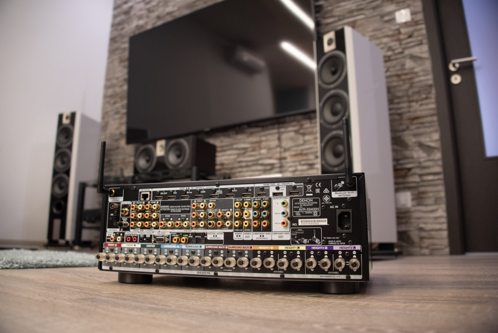 Denon AVR-X6400H fekete (1) 012-4.jpg