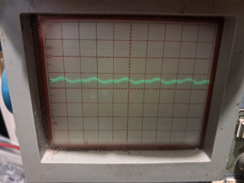 Münchhausen drive 2SK79 source - blue LED 1mv div.jpg