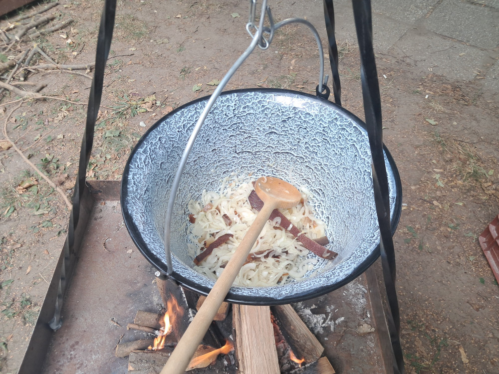 Lecsó szalonnabörkével.jpg