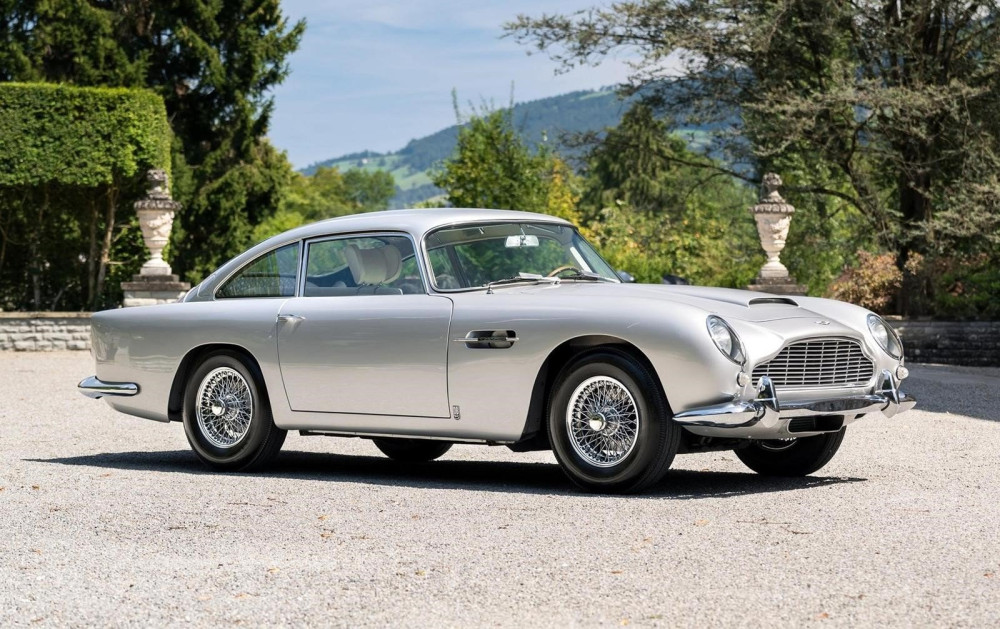 aston-martin-db5-vantage-show-car-1.jpg