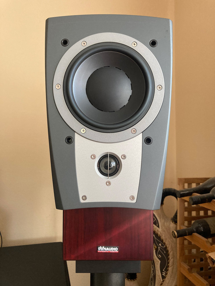 Dynaudio_Confidence_C1_15.47_s.jpg