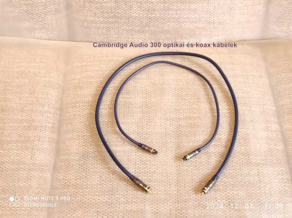 Cambridge Audio Series 300 optikai & koax kábel.jpg