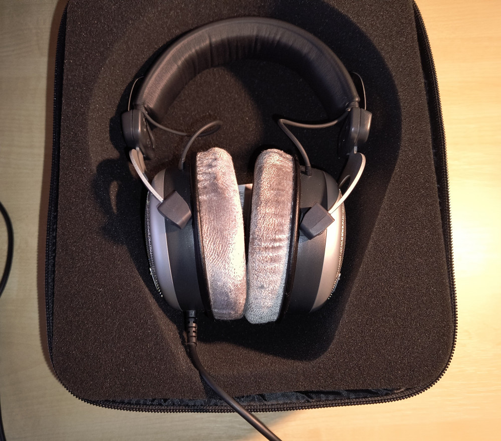 DT880_1.jpg
