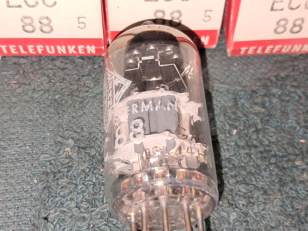 Philips Heerlen ECC88 - Telefunken labeled.jpg