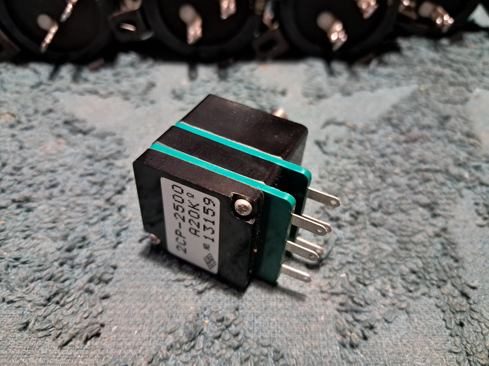 TKD 2CP-2500 A20k attenuator.jpg
