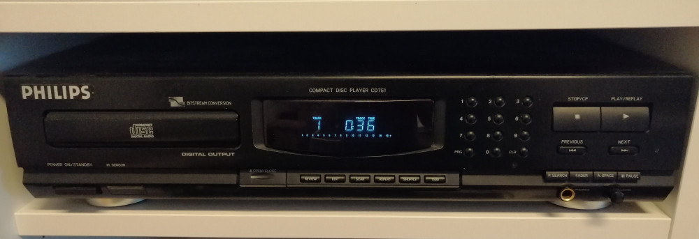 Philips cd751.jpg