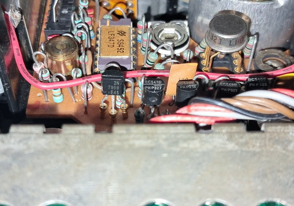 Philips CD100 vertical DMOS FET laser amp input.jpeg