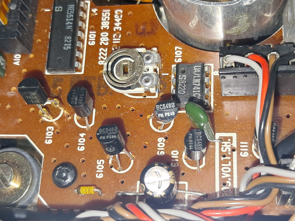 Philips CD100 vertical DMOS FET laser amp mod.jpg