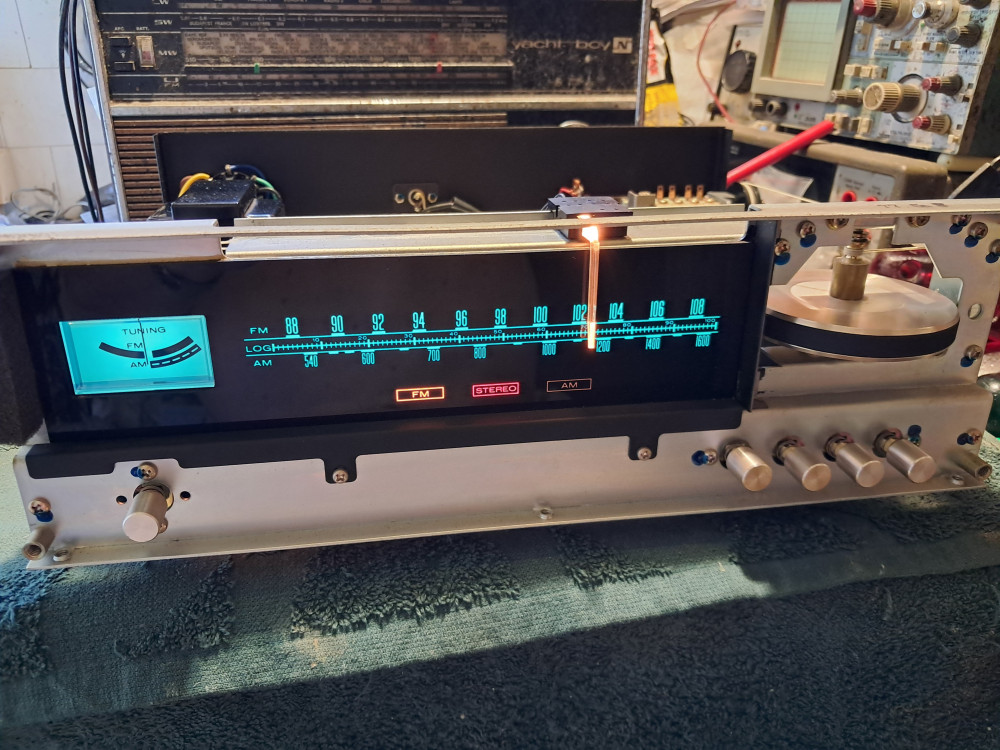 Marantz 104 tuner front.jpg
