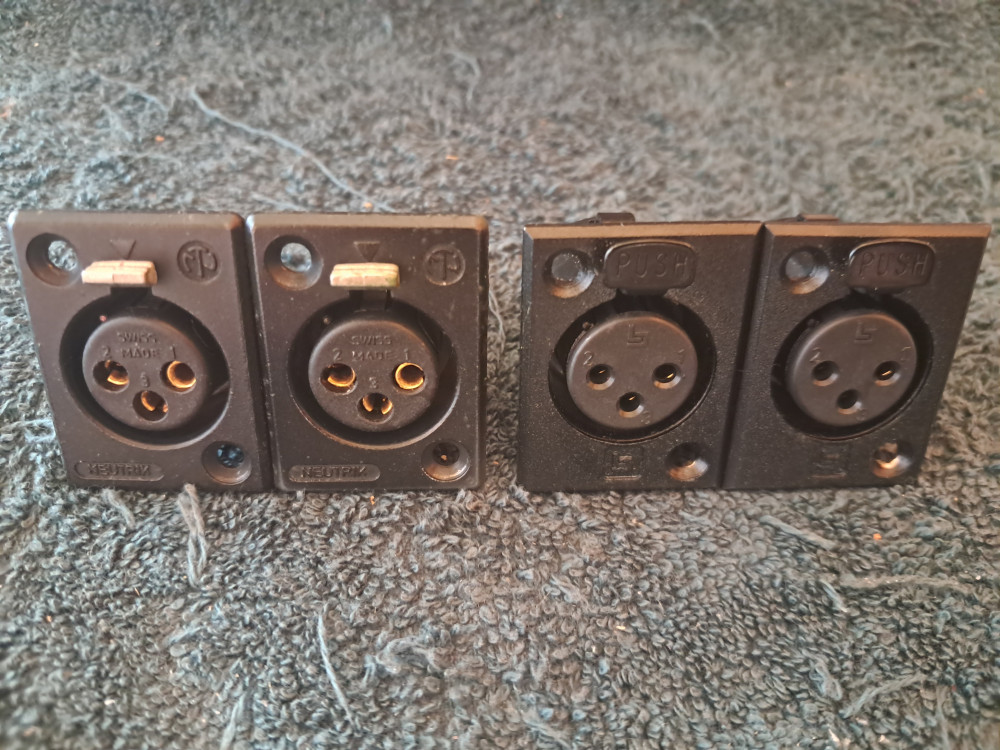 Neutrik - Binder XLR female socket front.jpg