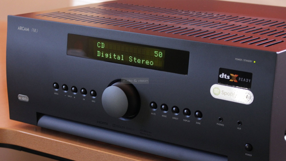 Arcam-AVR390-display_big.jpg