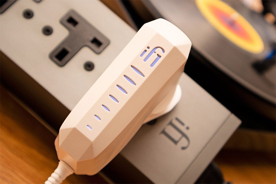 iFi iPowerX 15V 1..jpg