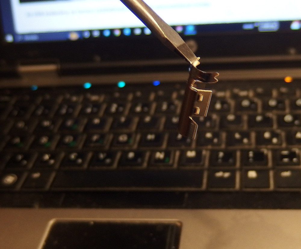 Csatlakozó mágnesezhető.jpg