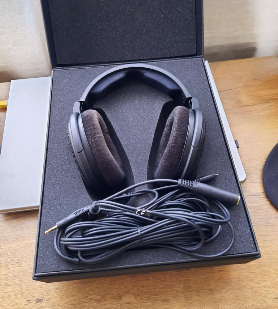 Sennheiser dobozban.jpg