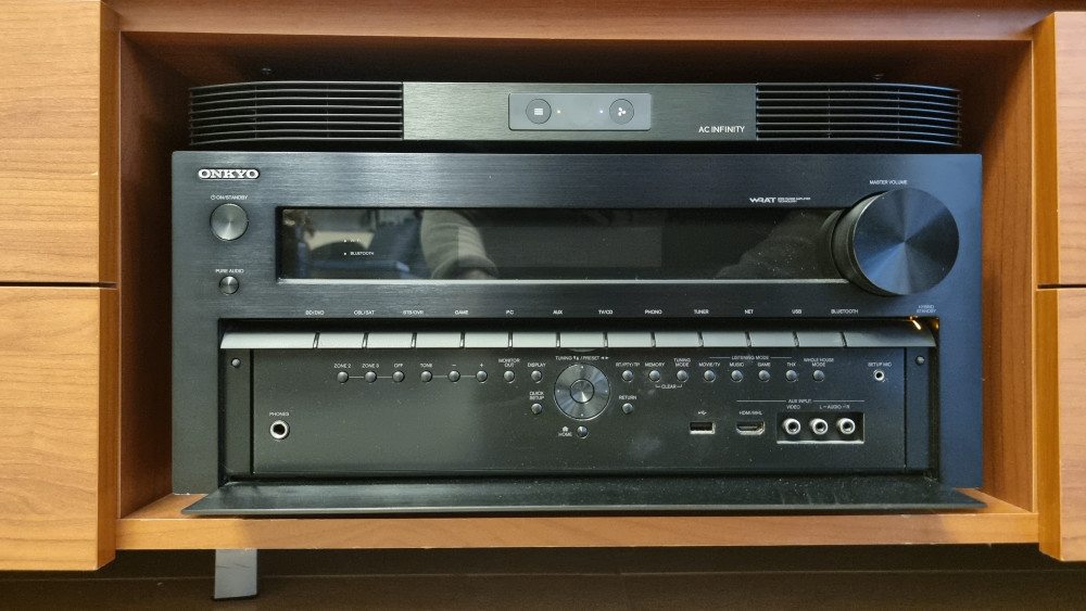 Saját, az eladó készülékről készült fotó