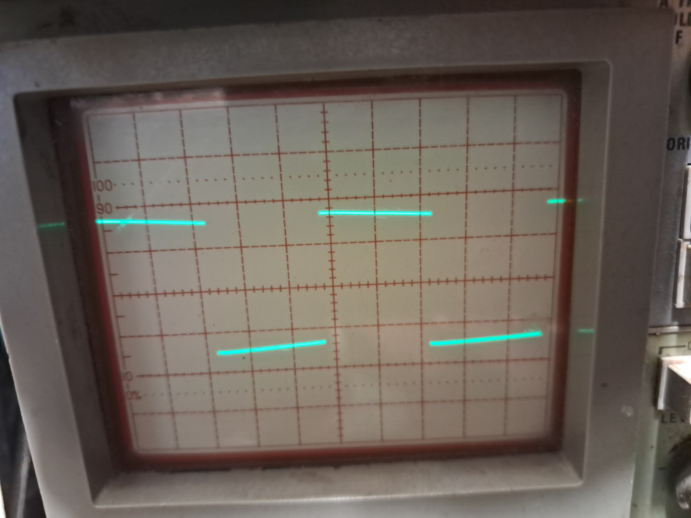 Trip-FET trifilar unity coupled SE 100Hz 5v div.jpg