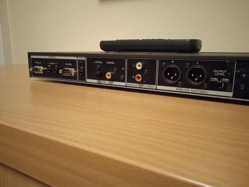 Sony CDP D-12 (2).jpg