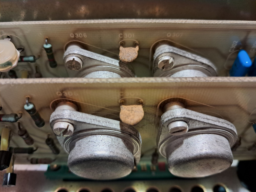 Stax SRA-12S TO-3 transistor silver screw.jpg