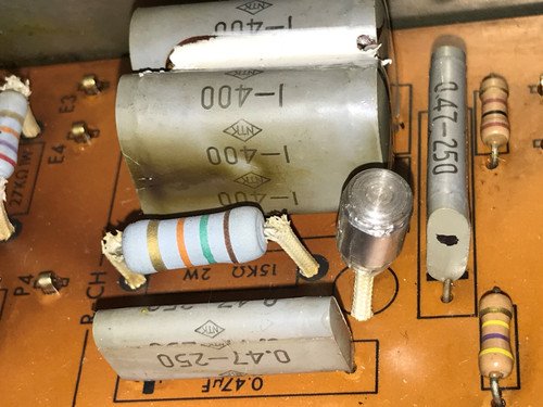 Luxman CL34 original capacitors.jpg