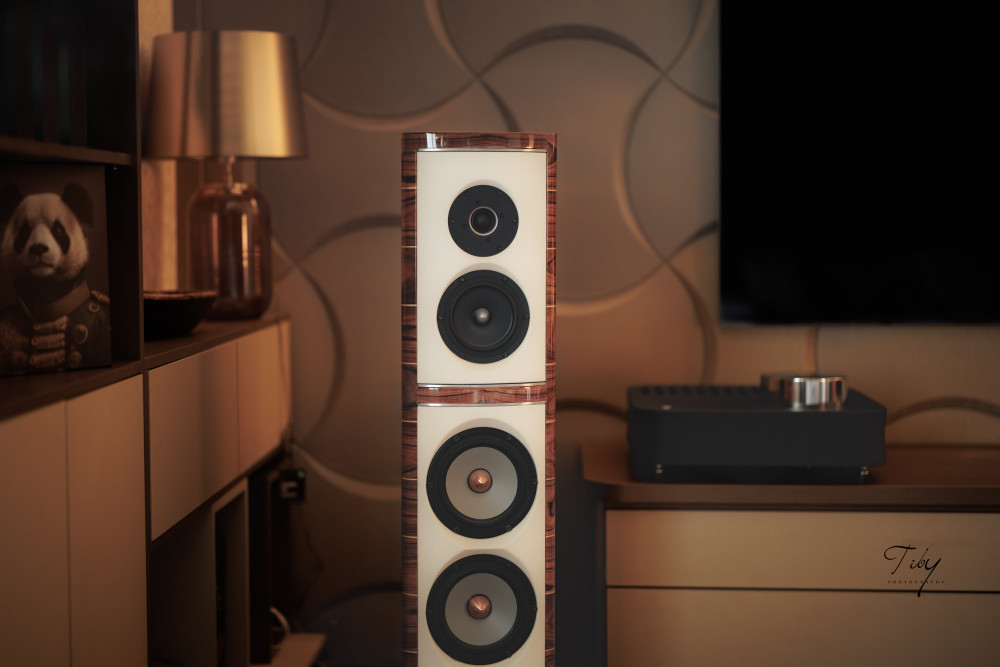 0R8B8590-2.JPG